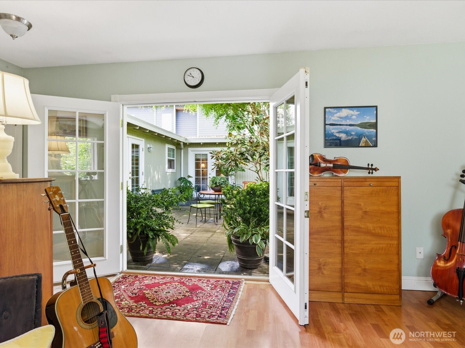 12841 NE 113th Street , Kirkland, WA 98033-4107