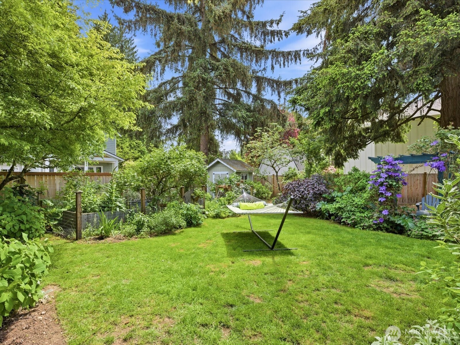 12841 NE 113th Street , Kirkland, WA 98033-4107