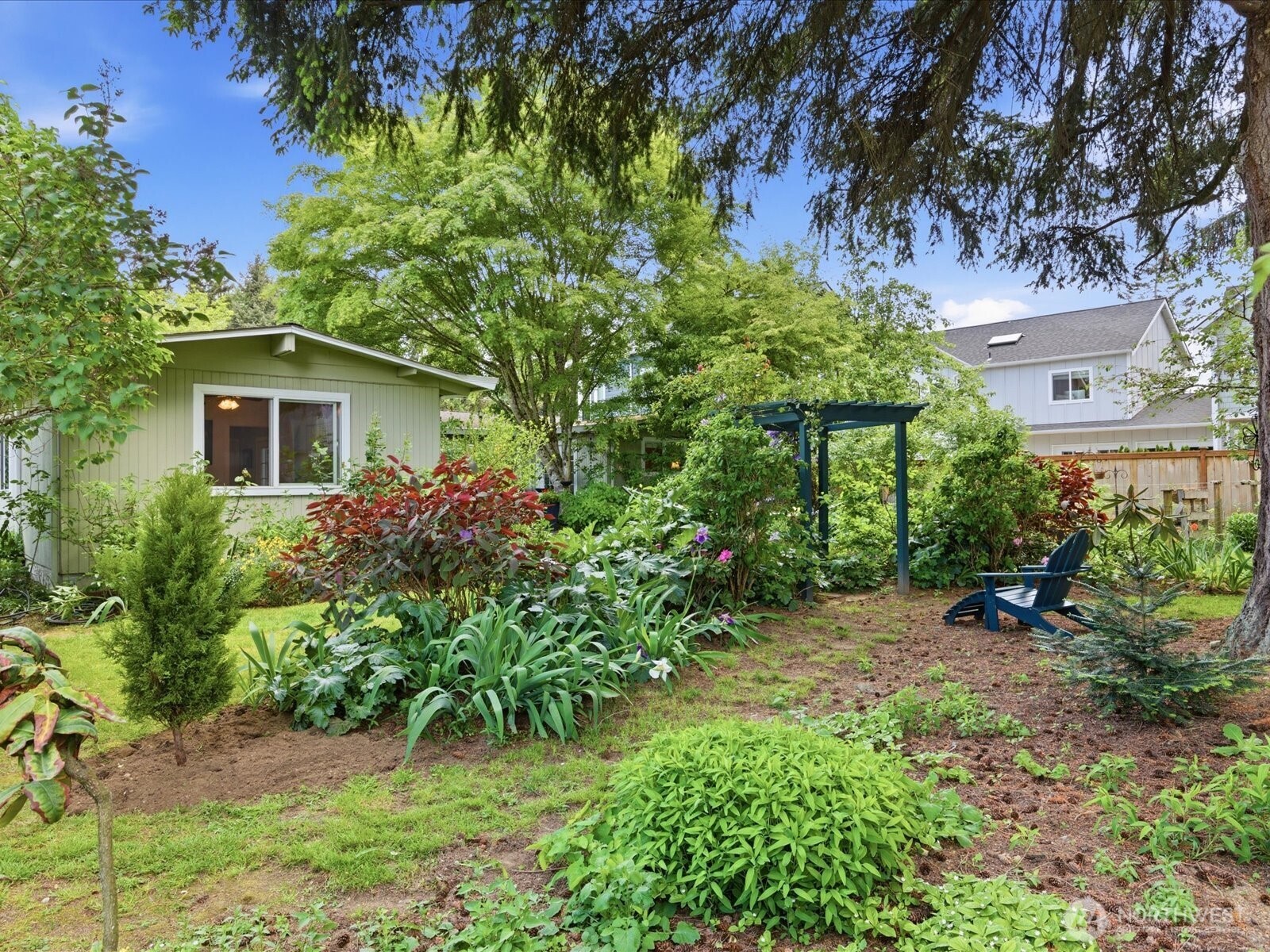 12841 NE 113th Street , Kirkland, WA 98033-4107