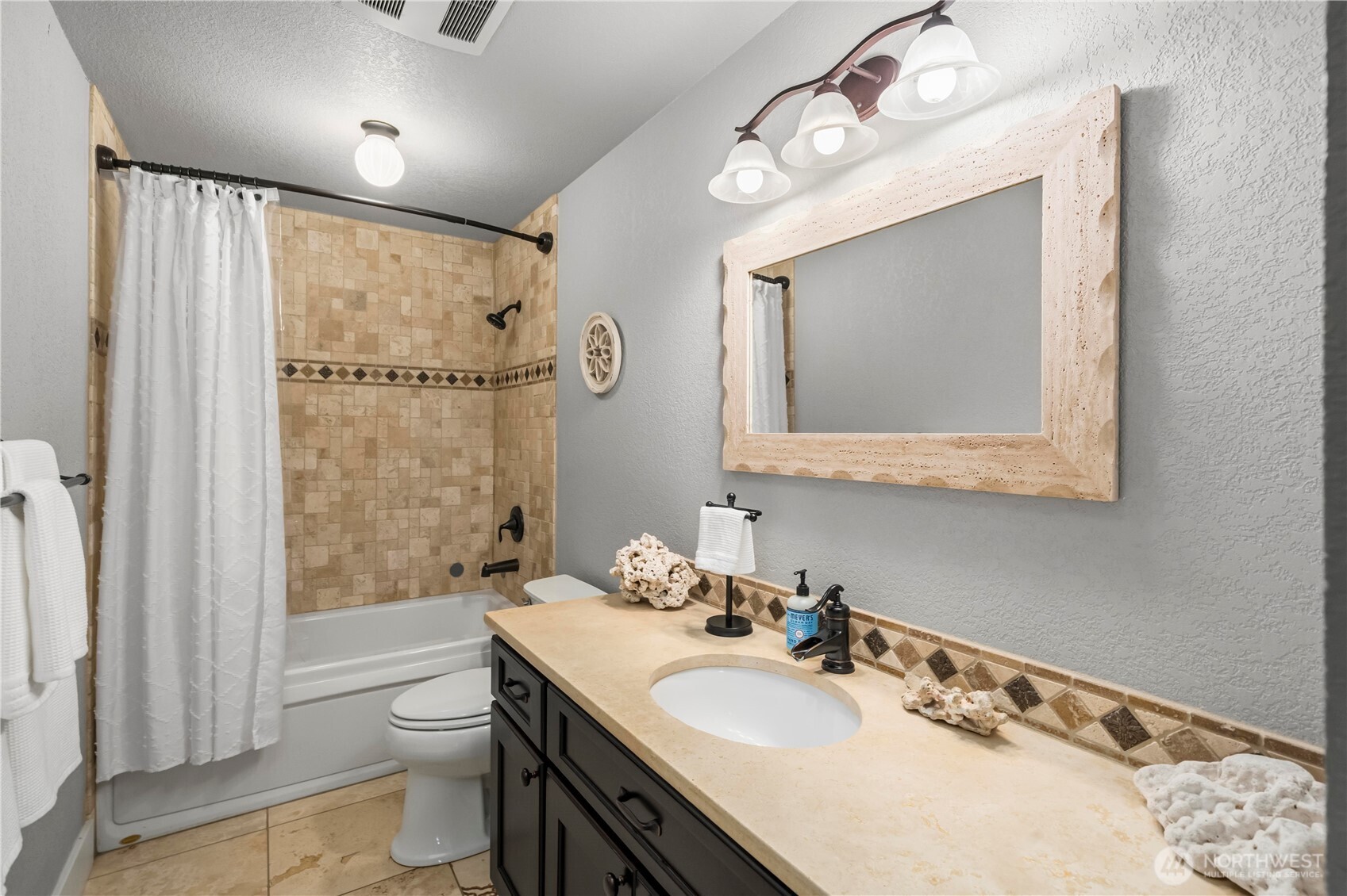 1601 Tacoma Point Drive E, Lake Tapps, WA 98391-6458