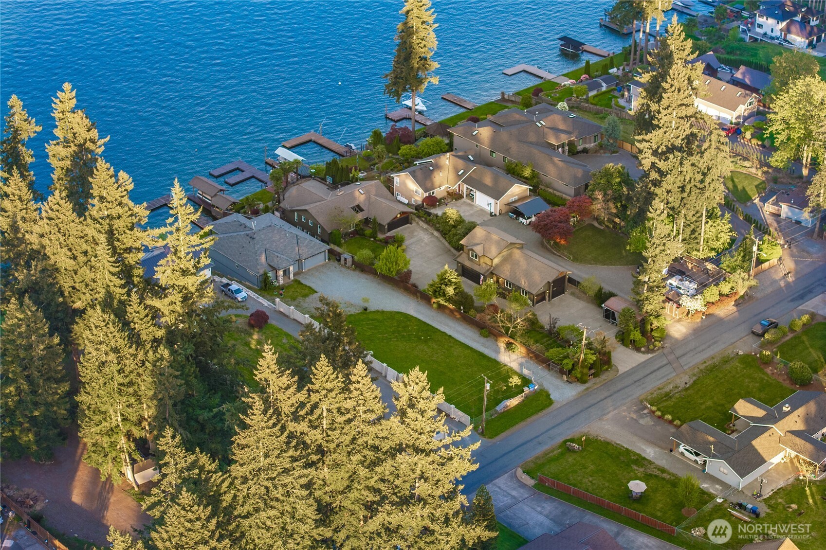 1601 Tacoma Point Drive E, Lake Tapps, WA 98391-6458