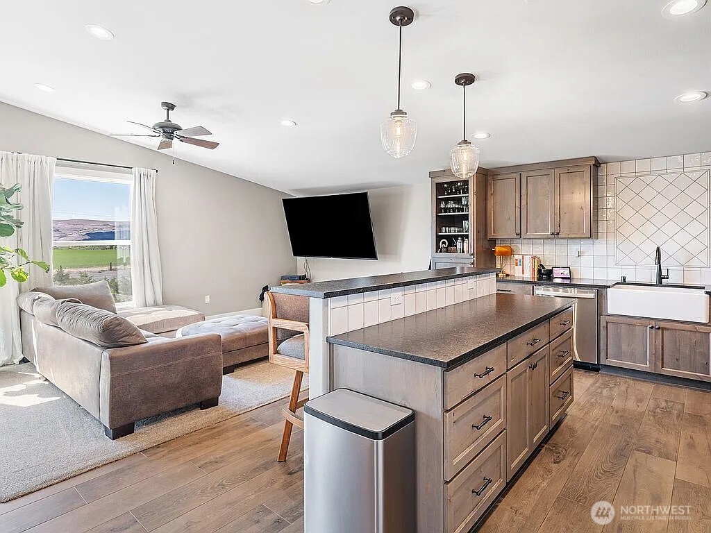26235 Road U SW, Mattawa, WA 99349