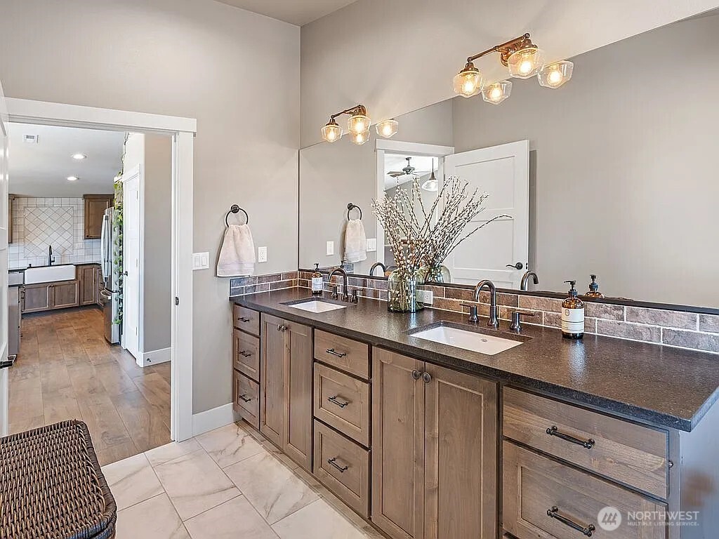 26235 Road U SW, Mattawa, WA 99349