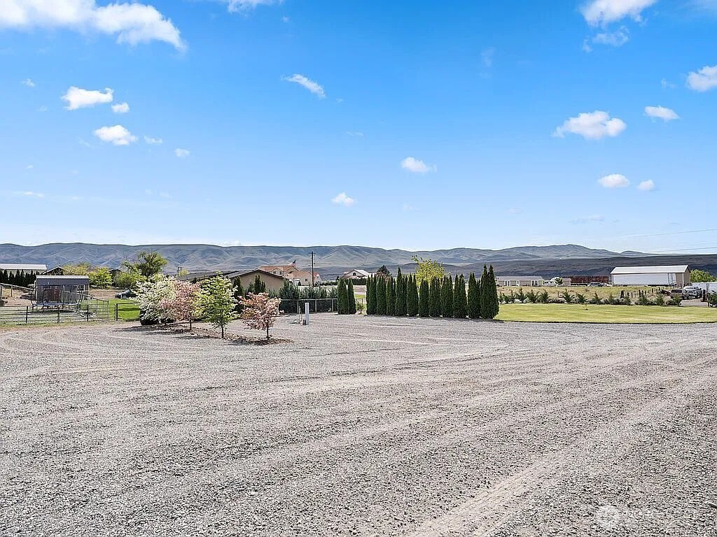 26235 Road U SW, Mattawa, WA 99349