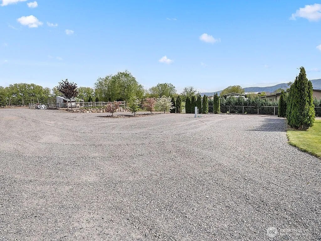 26235 Road U SW, Mattawa, WA 99349