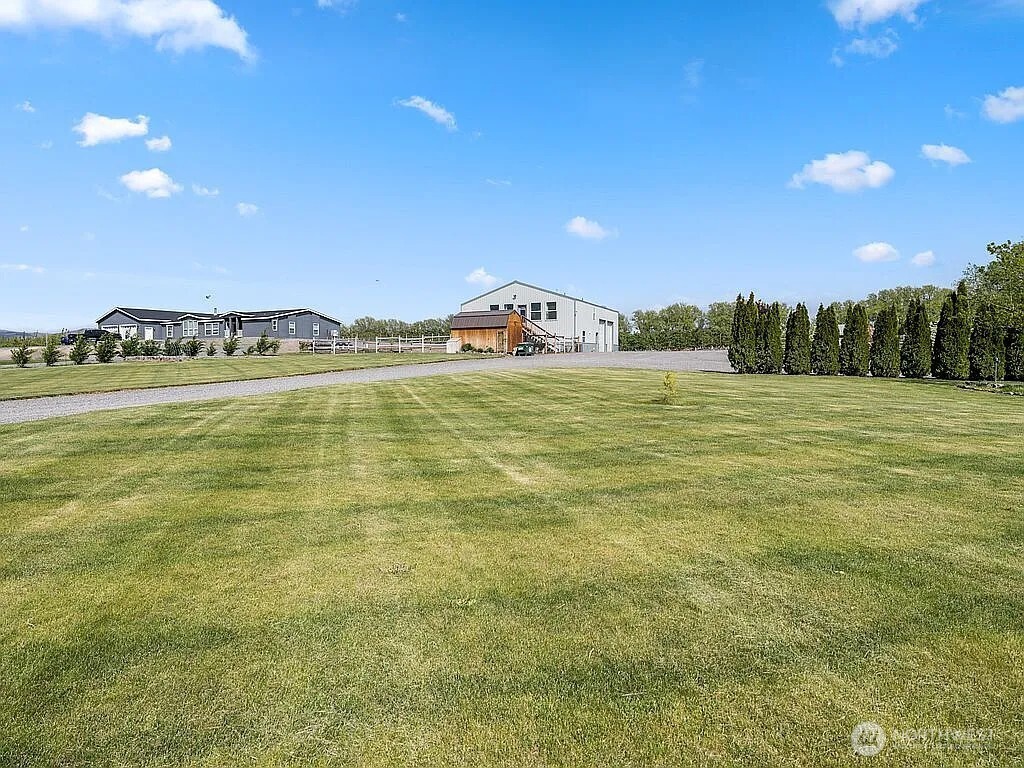 26235 Road U SW, Mattawa, WA 99349