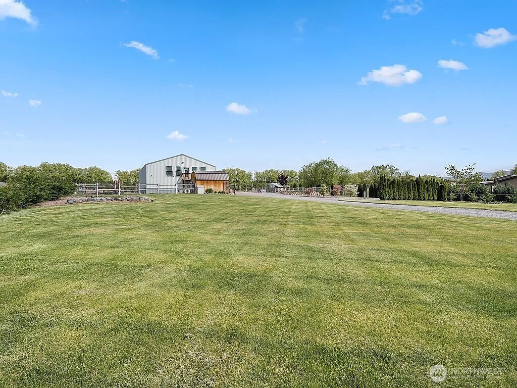 26235 Road U SW, Mattawa, WA 99349