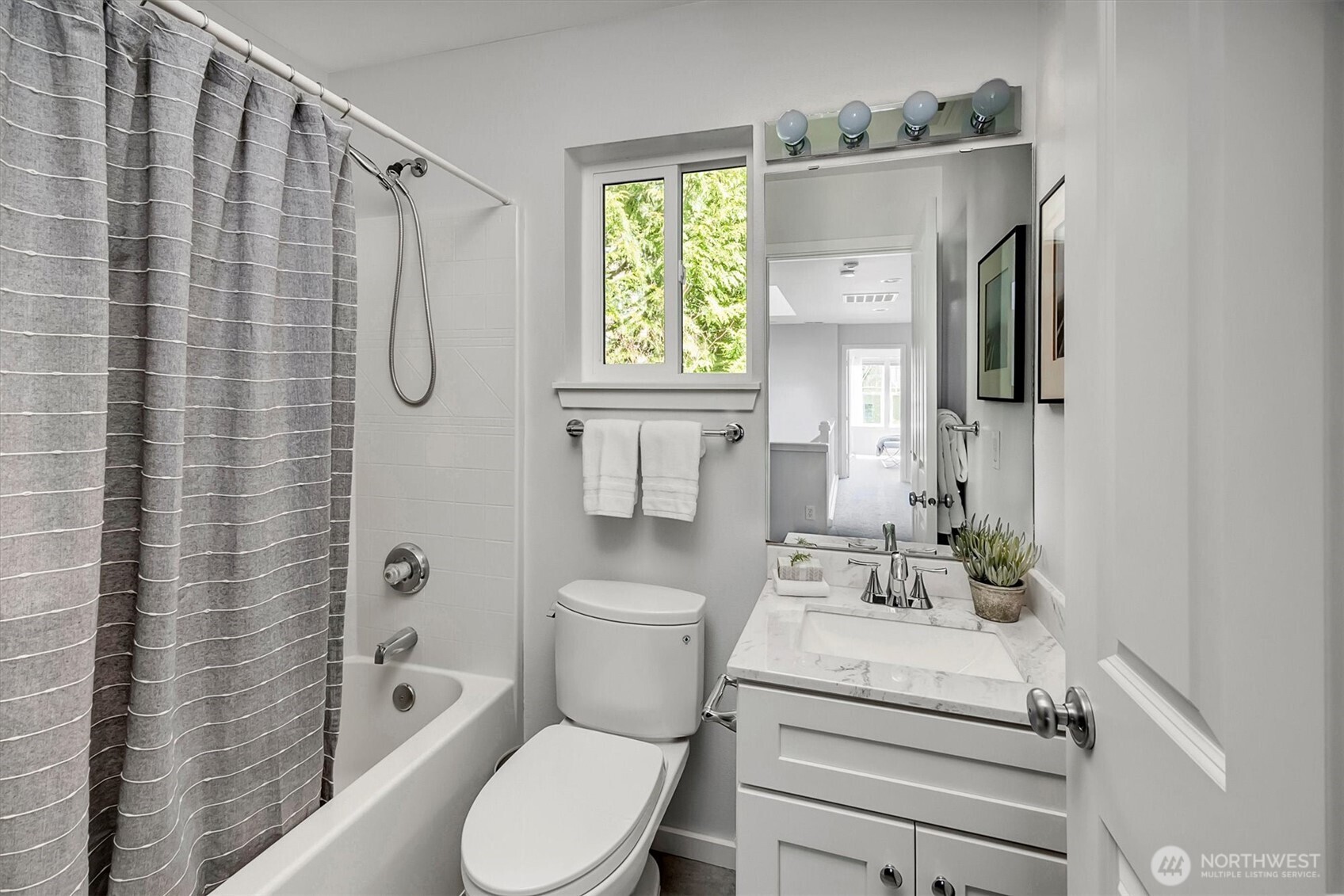 9080 162nd Place NE #2202, Redmond, WA 98052