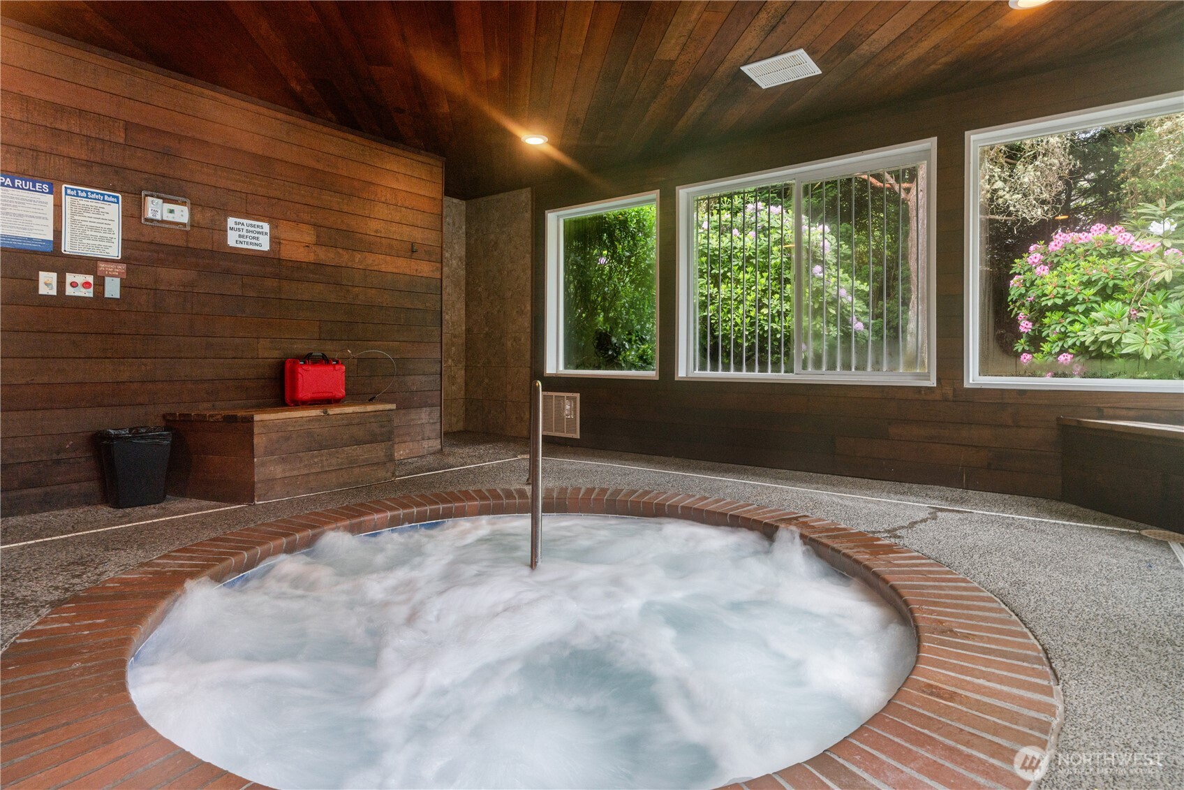 12618 100th Lane NE #J248, Kirkland, WA 98034