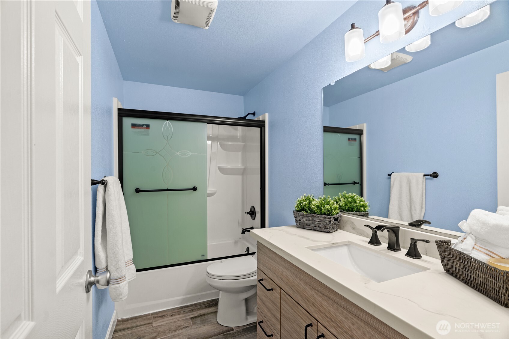12618 100th Lane NE #J248, Kirkland, WA 98034