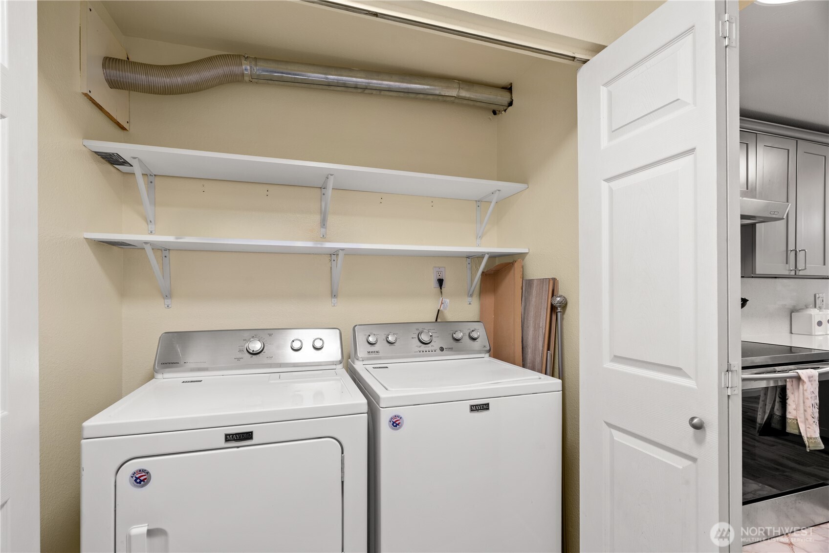 12618 100th Lane NE #J248, Kirkland, WA 98034