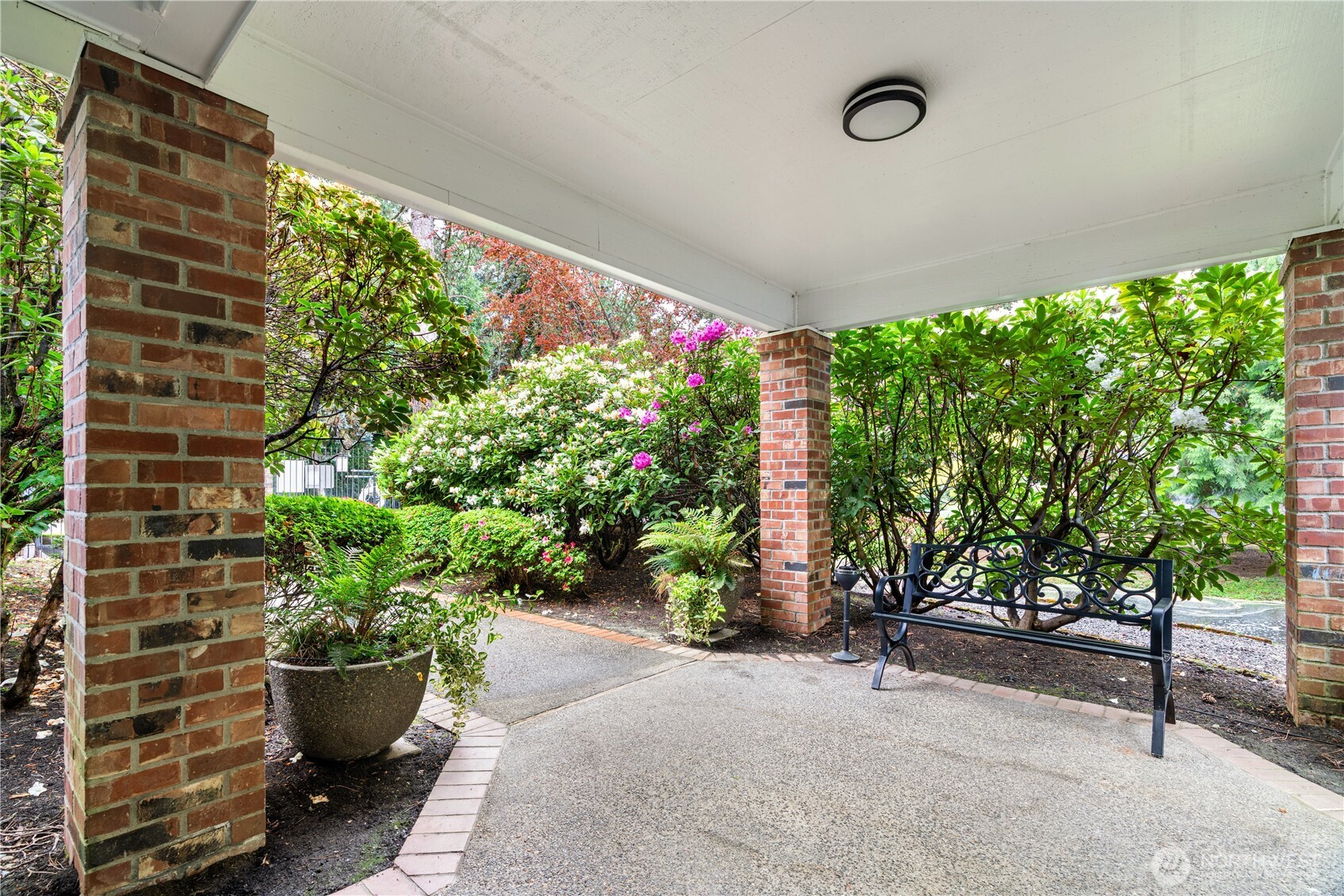 12618 100th Lane NE #J248, Kirkland, WA 98034