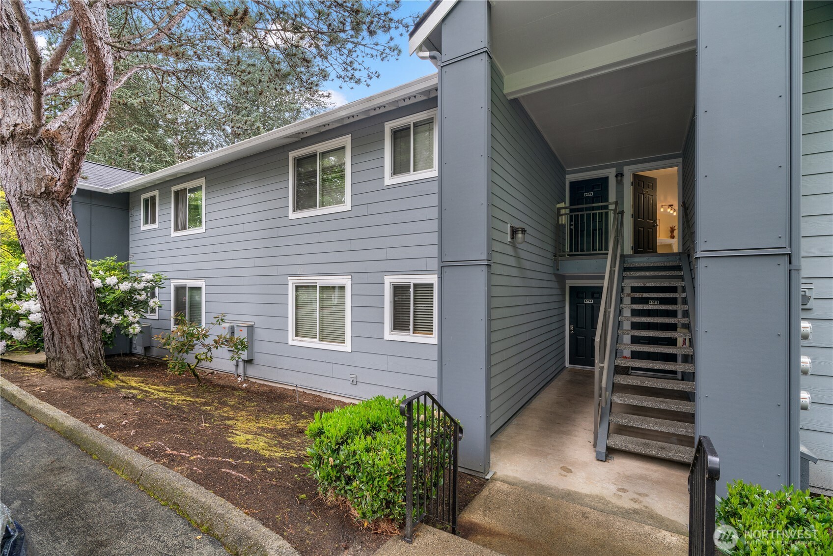 12618 100th Lane NE #J248, Kirkland, WA 98034