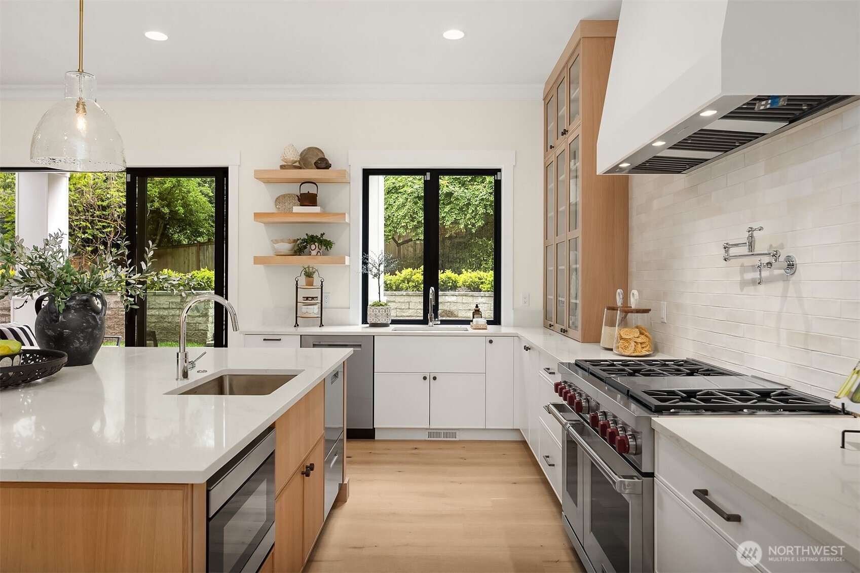 10415 SE 13th Street , Bellevue, WA 98004