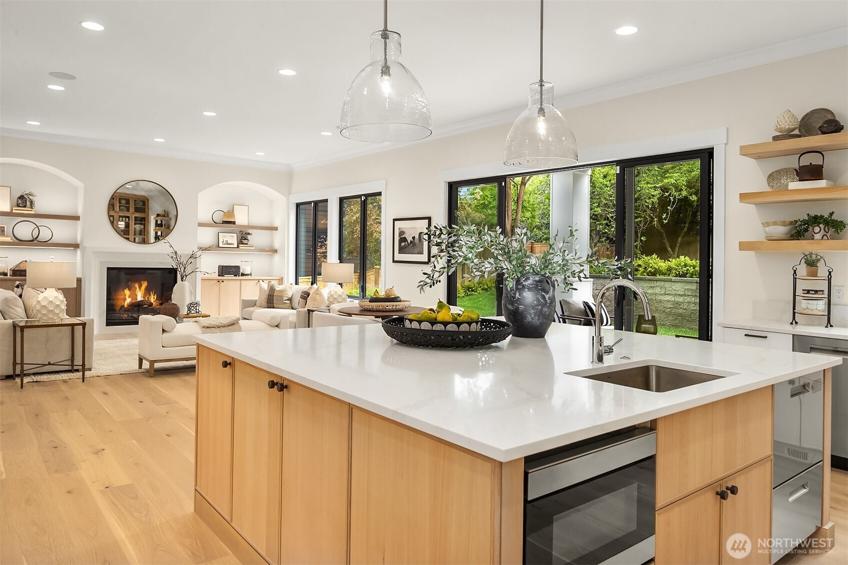 10415 SE 13th Street , Bellevue, WA 98004