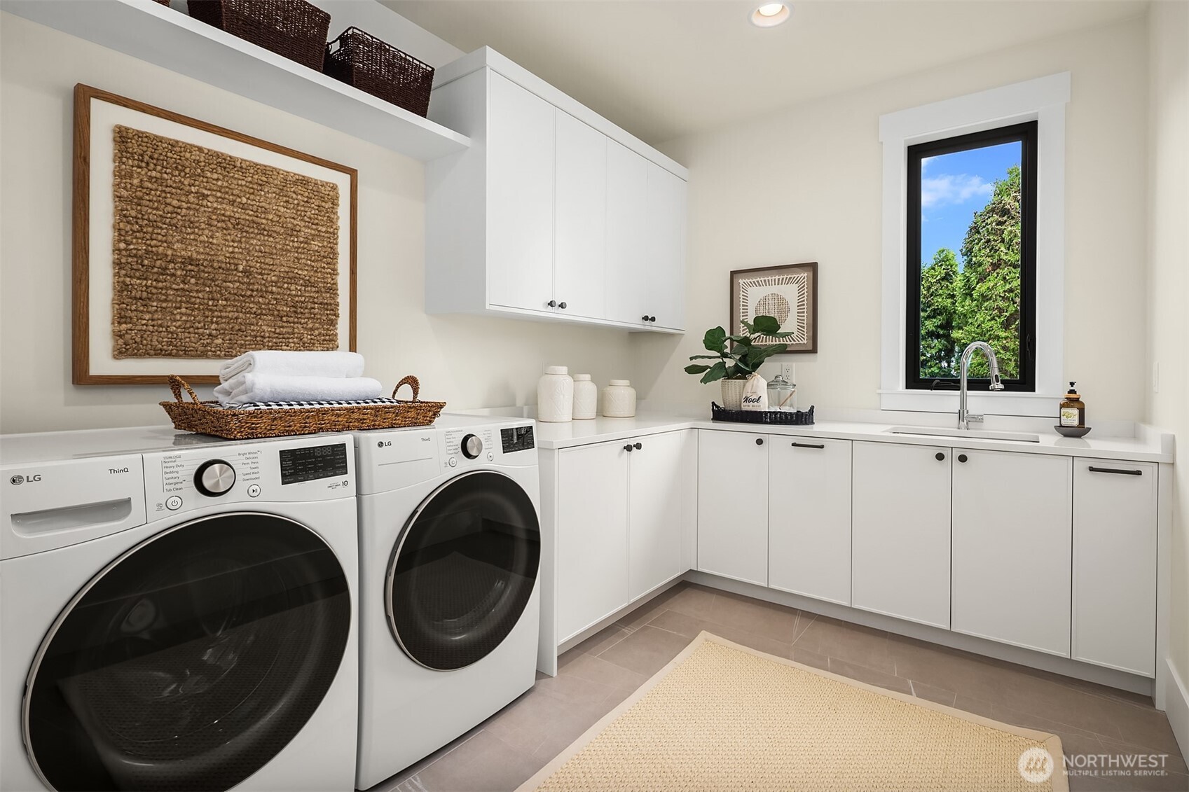 10415 SE 13th Street , Bellevue, WA 98004