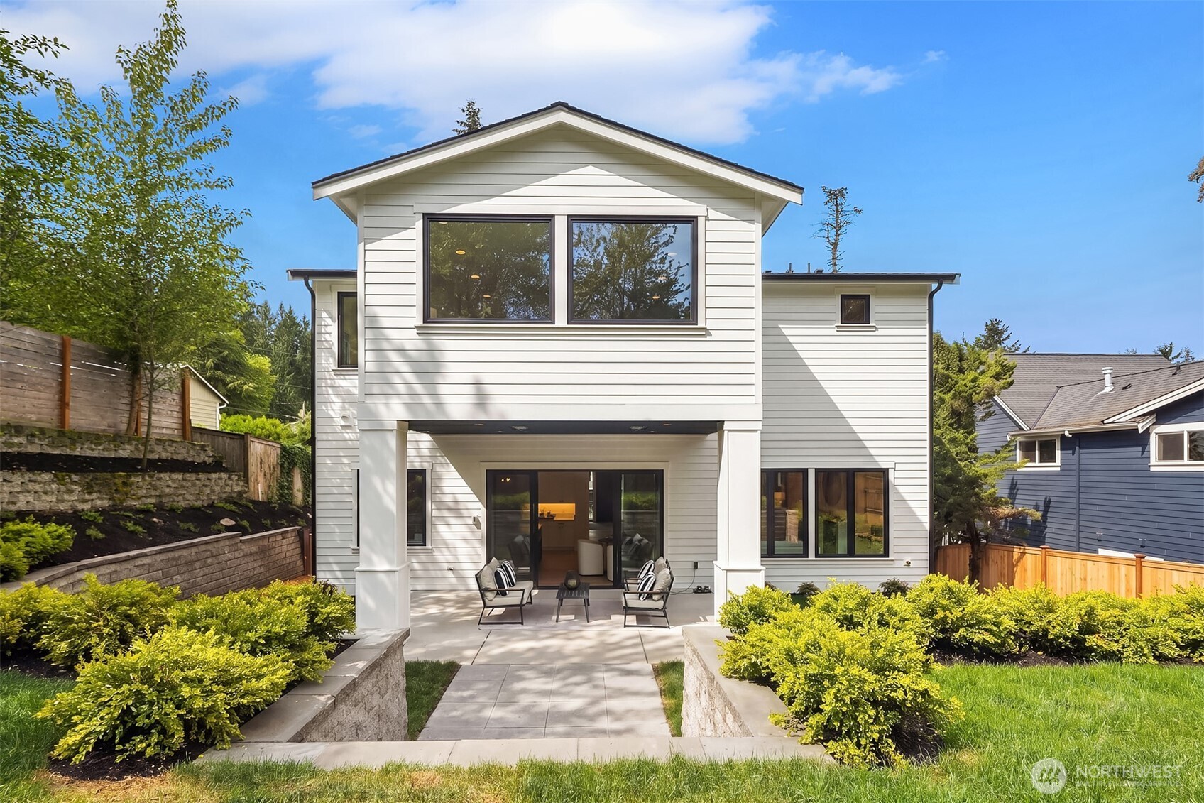 10415 SE 13th Street , Bellevue, WA 98004