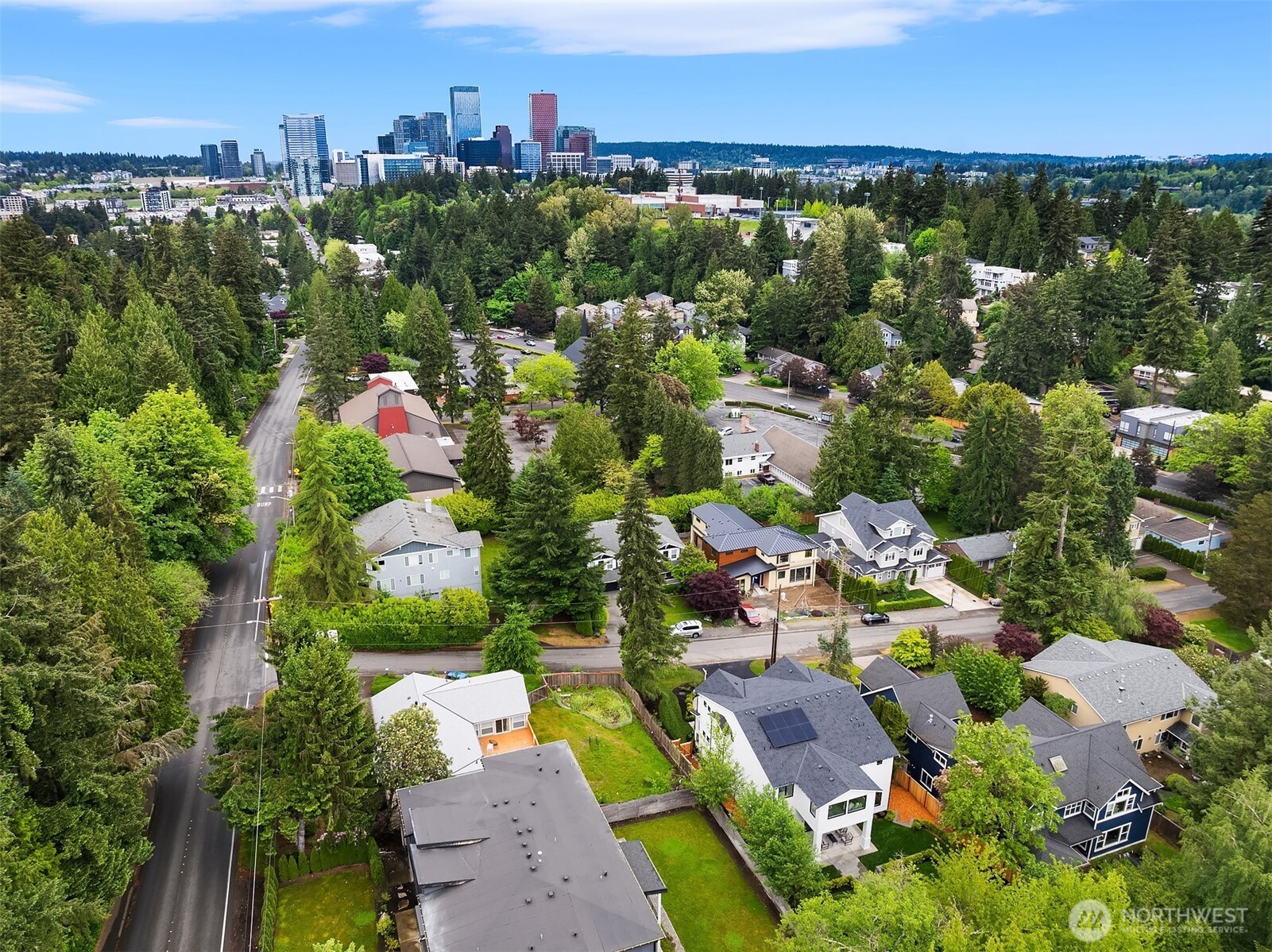10415 SE 13th Street , Bellevue, WA 98004