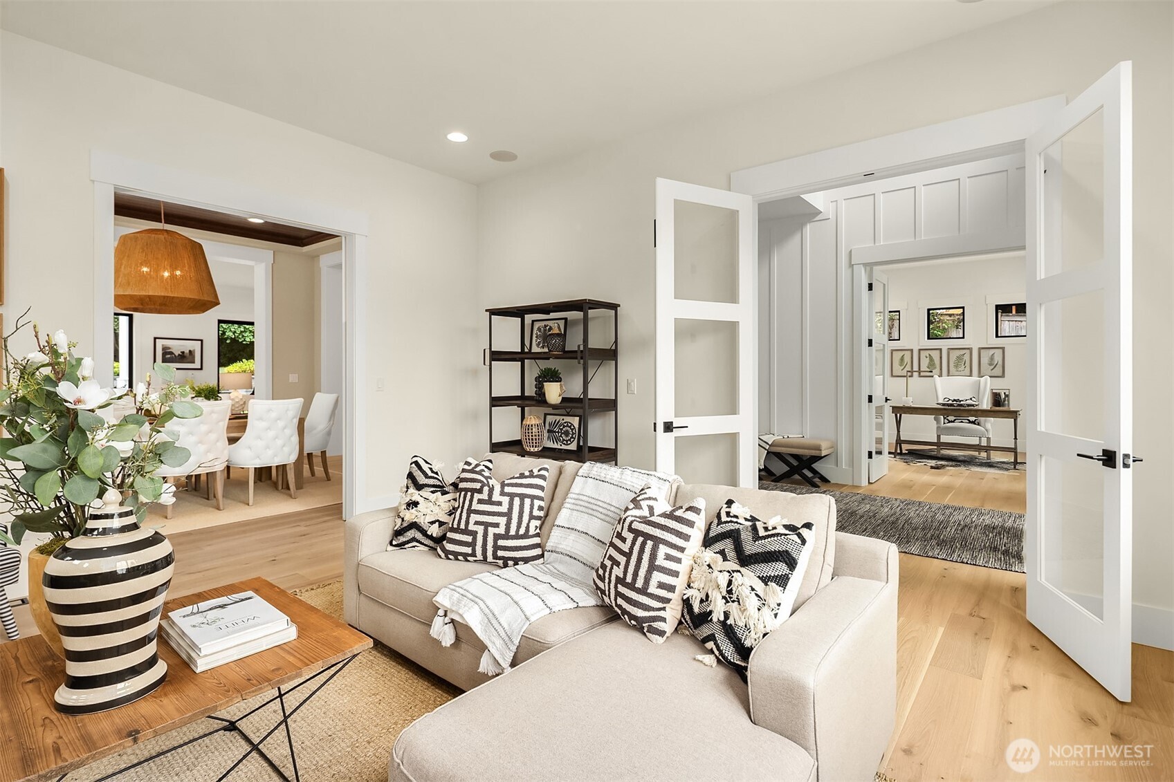 10415 SE 13th Street , Bellevue, WA 98004