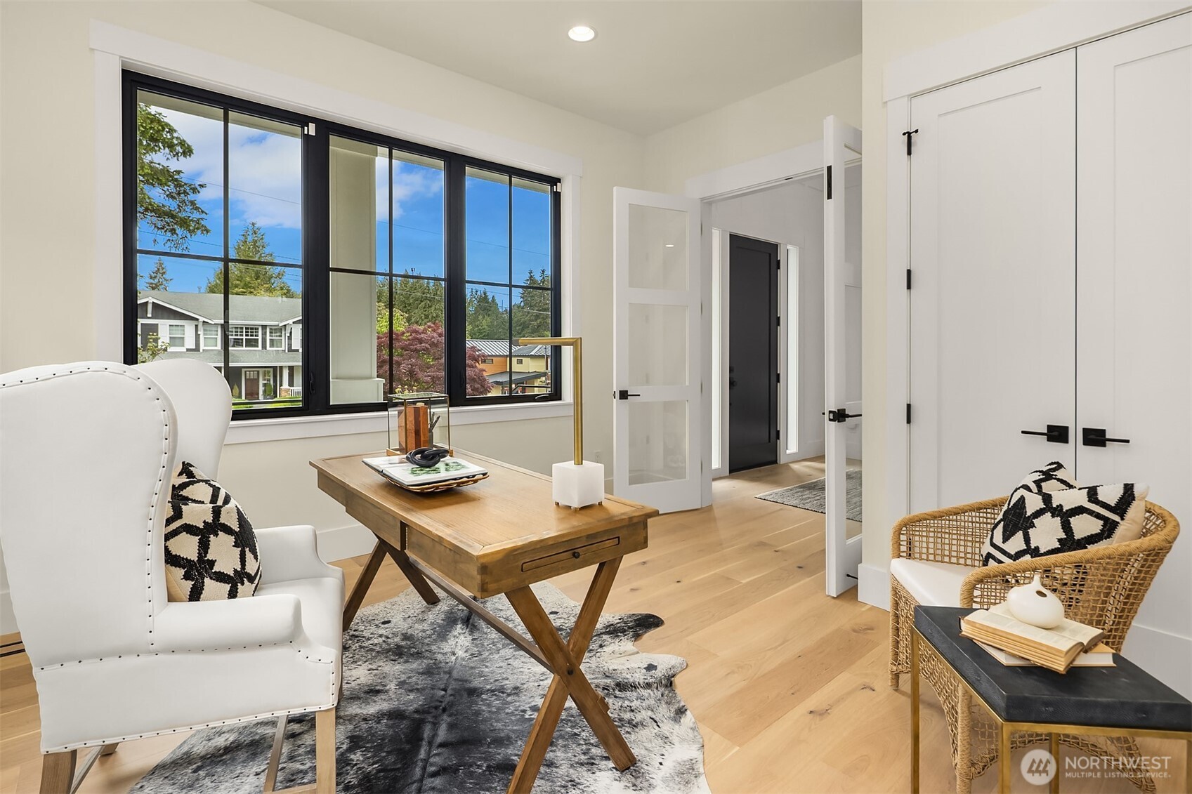 10415 SE 13th Street , Bellevue, WA 98004