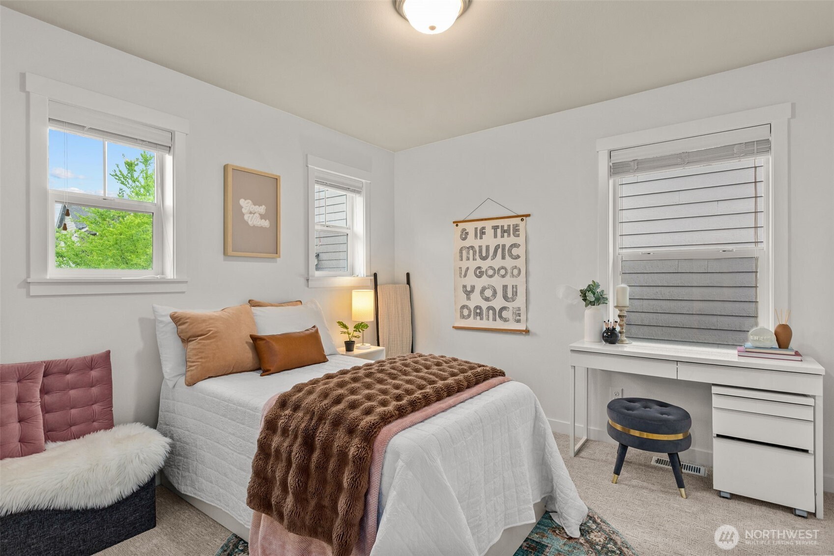 34227 SE Ash Street , Snoqualmie, WA 98065