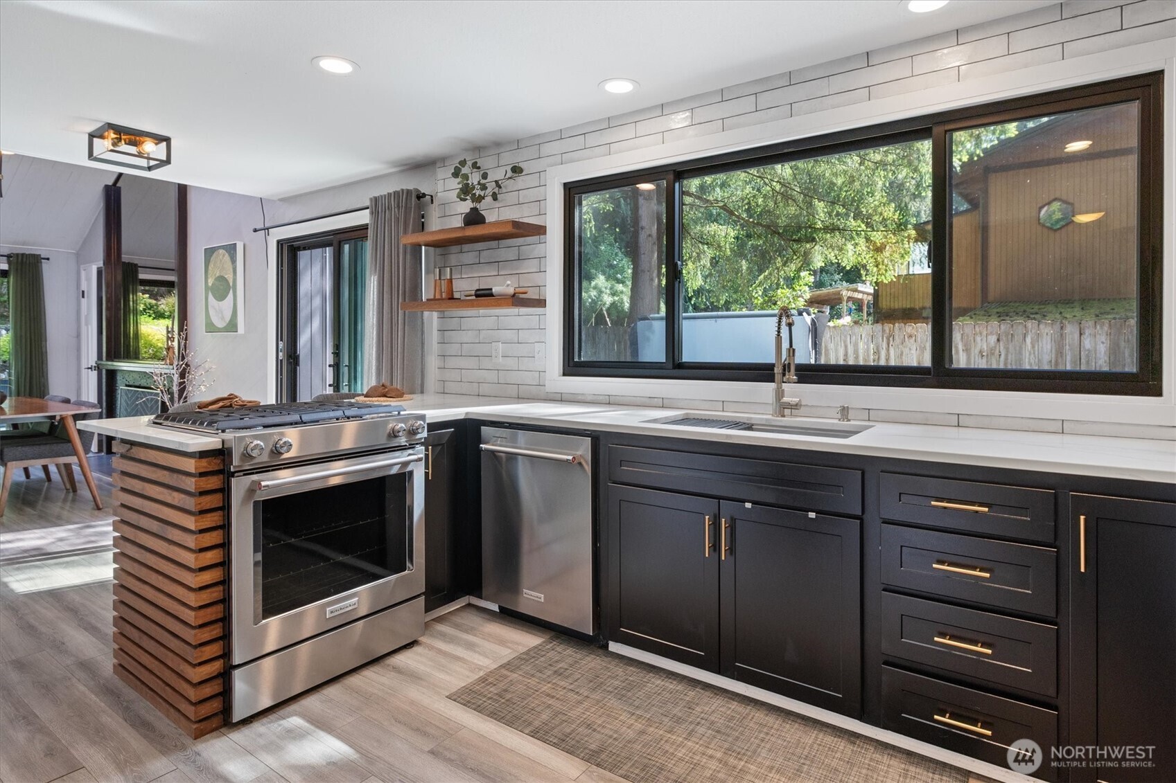 2404 Manorwood Drive SE, Puyallup, WA 98374