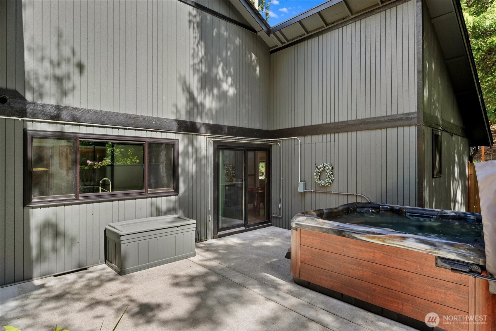 2404 Manorwood Drive SE, Puyallup, WA 98374