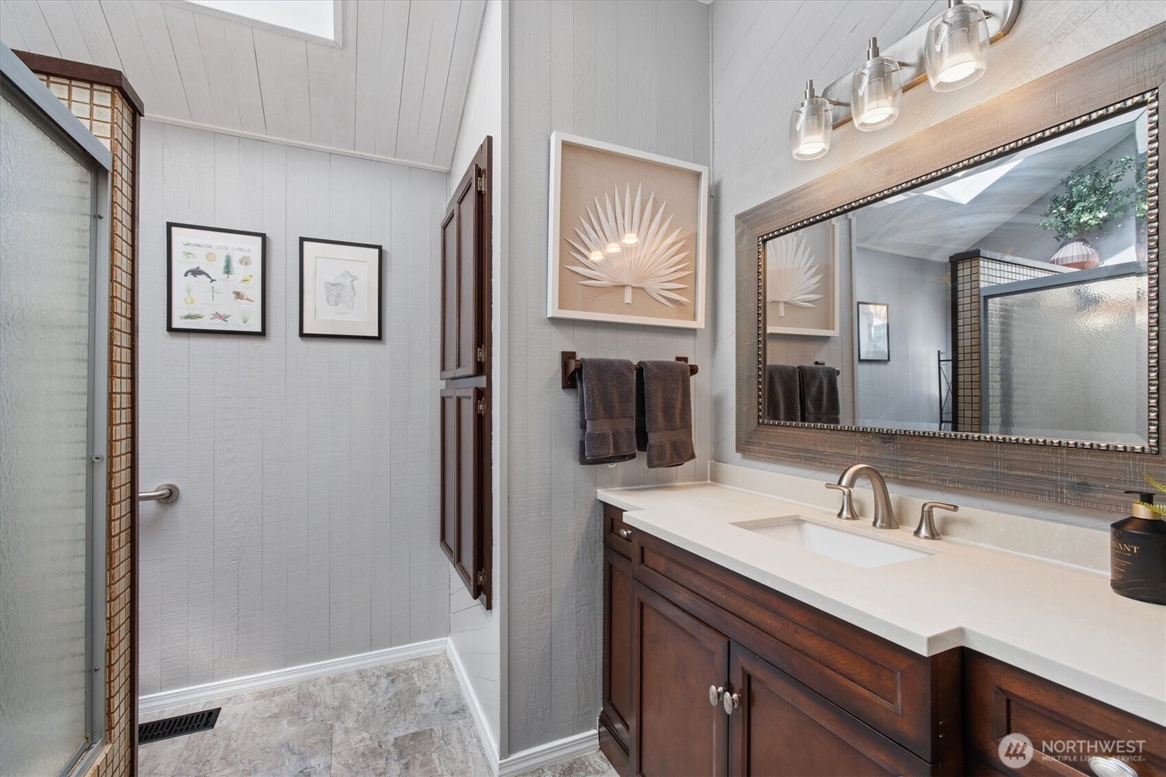 2404 Manorwood Drive SE, Puyallup, WA 98374