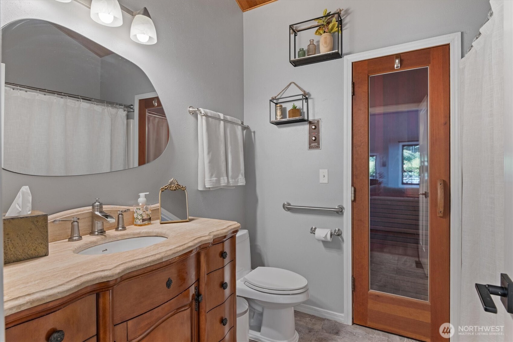 2404 Manorwood Drive SE, Puyallup, WA 98374