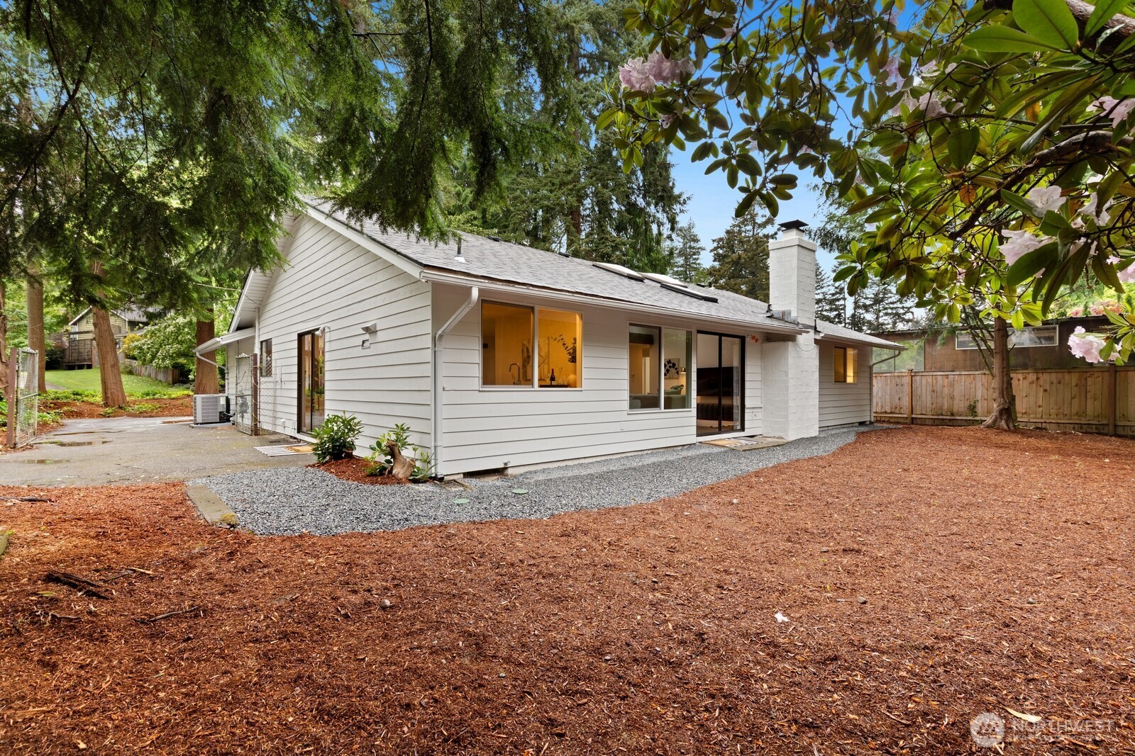 16310 Fremont Place N, Shoreline, WA 98133
