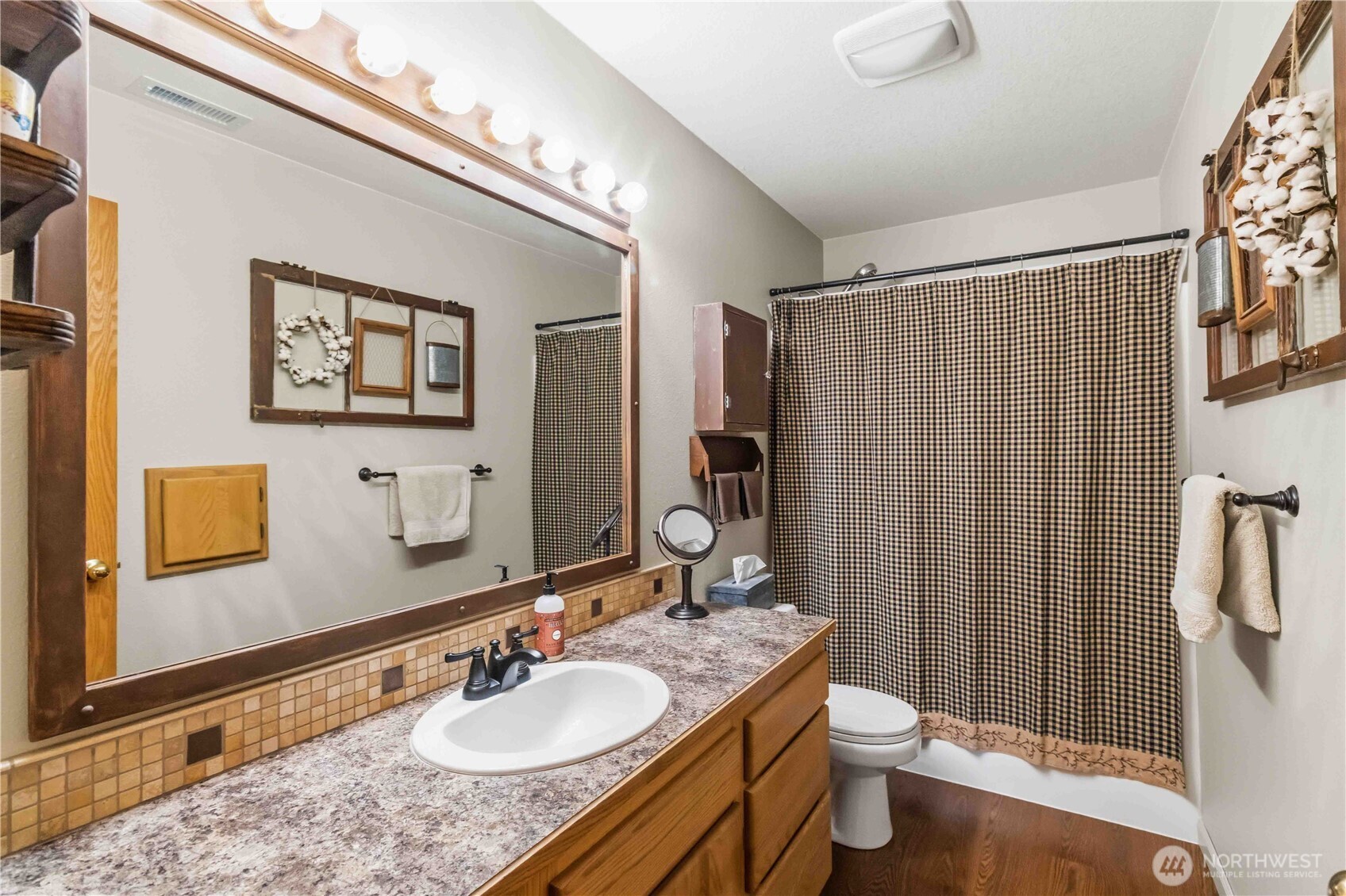 359 Frank Smith Road , Toutle, WA 98649