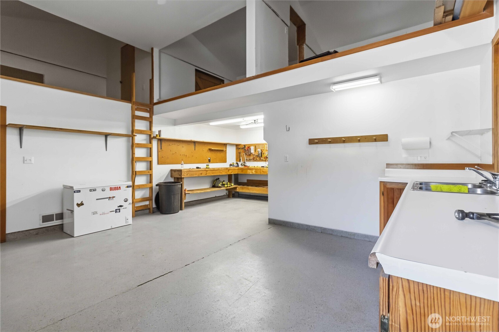 359 Frank Smith Road , Toutle, WA 98649