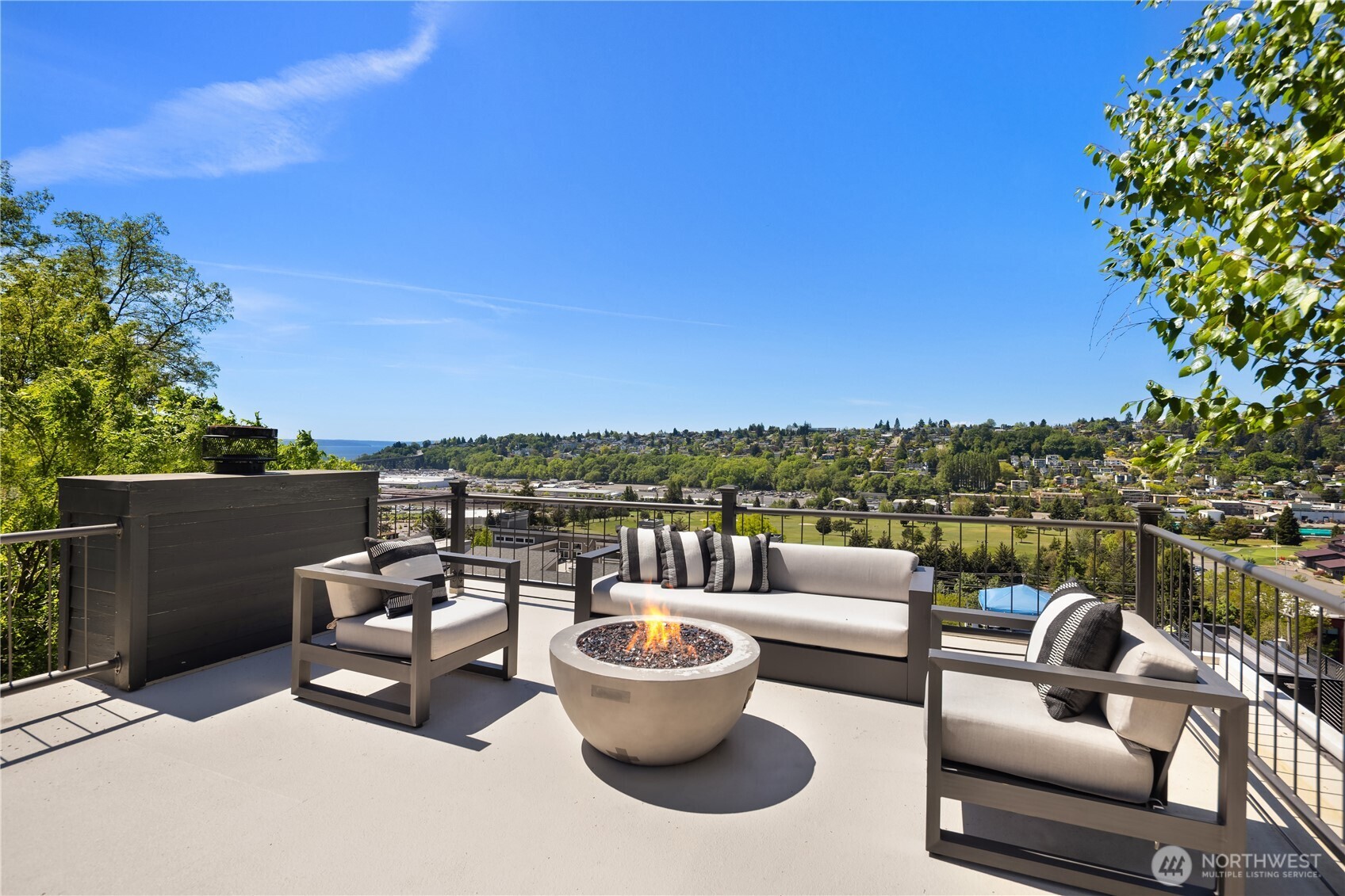 2601 13th Avenue W, Seattle, WA 98119