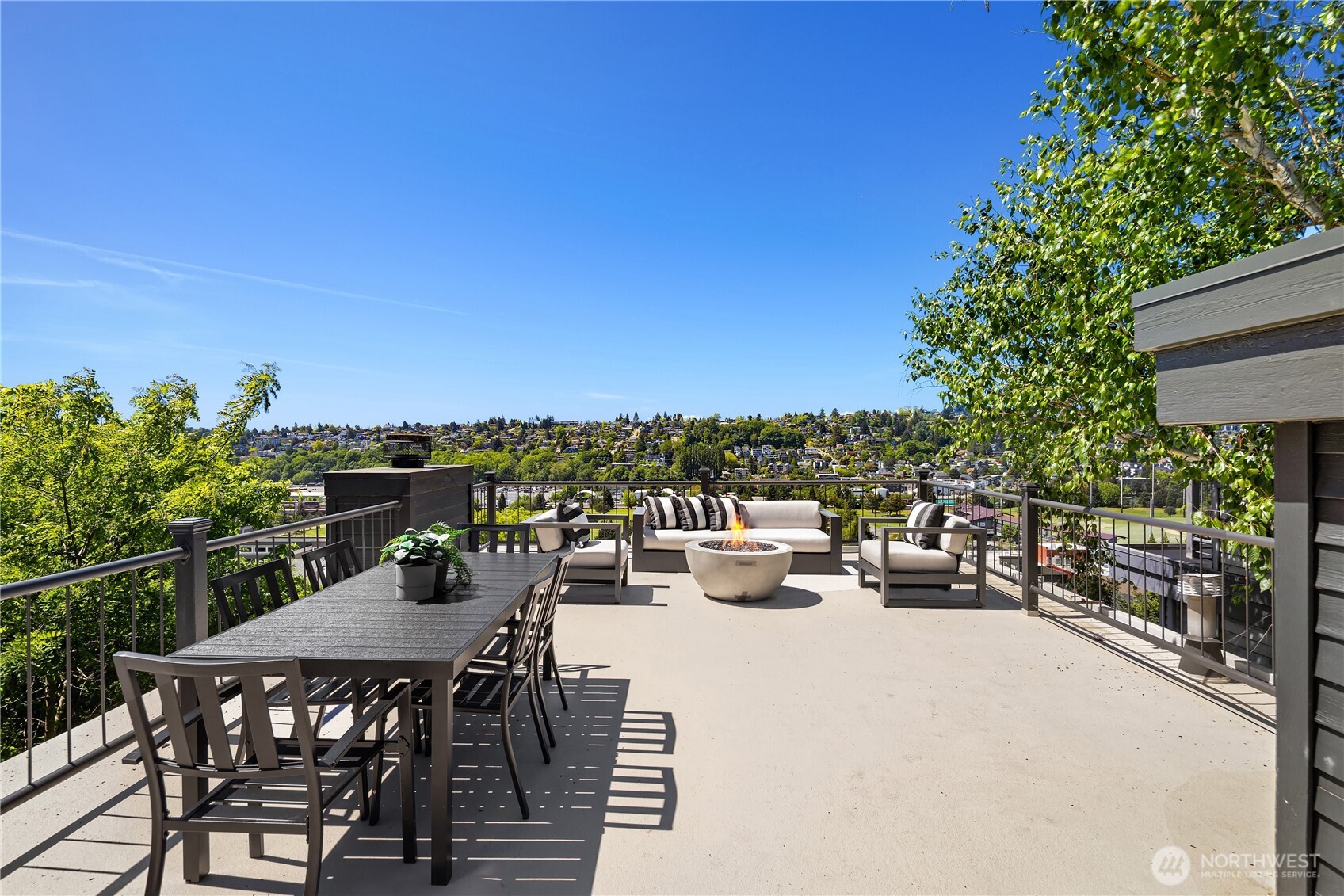 2601 13th Avenue W, Seattle, WA 98119