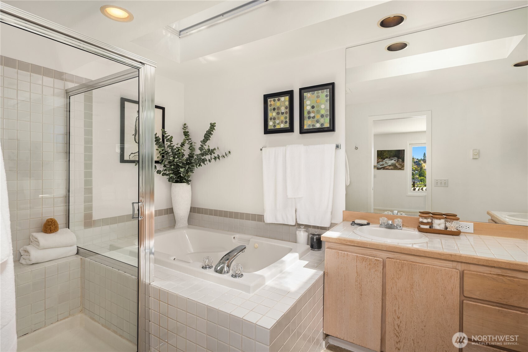 2601 13th Avenue W, Seattle, WA 98119