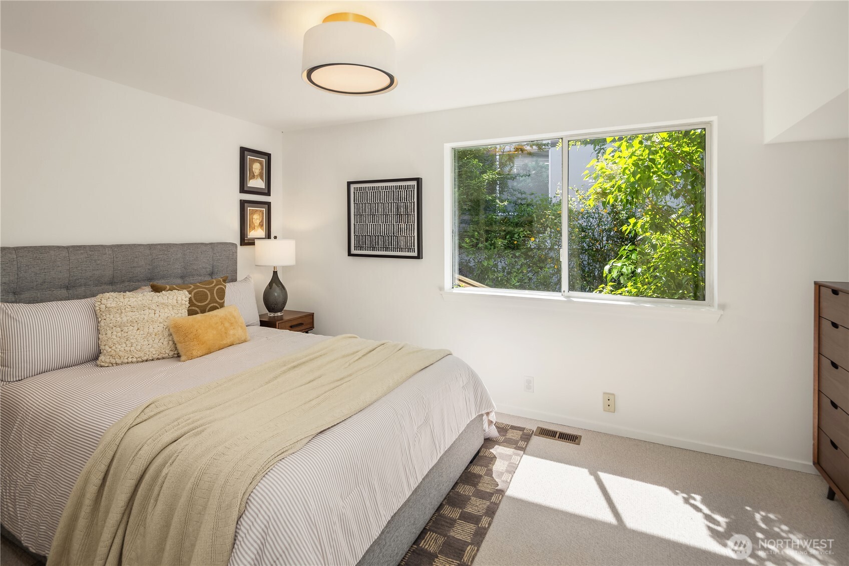 2601 13th Avenue W, Seattle, WA 98119