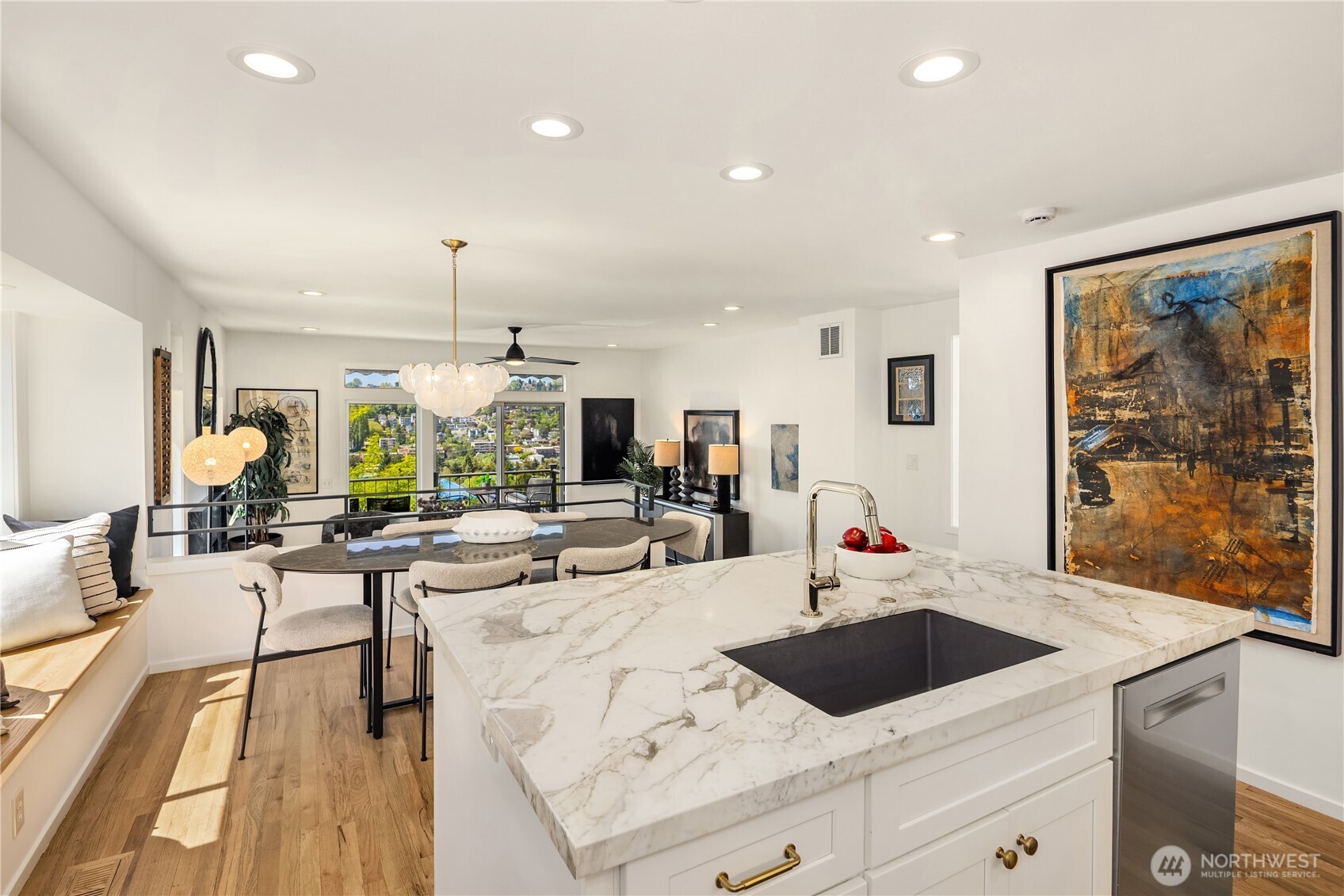 2601 13th Avenue W, Seattle, WA 98119