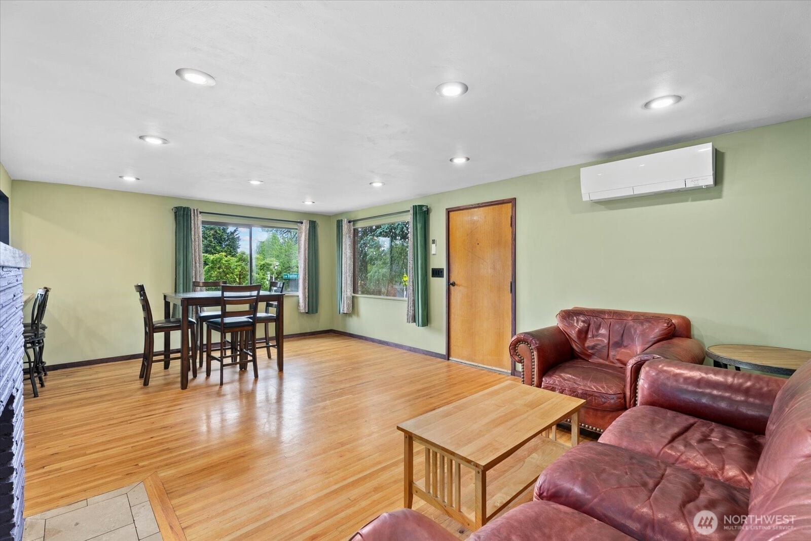 8724 16th Avenue SW, Seattle, WA 98106