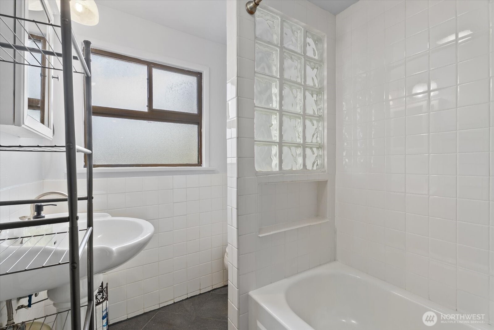 8724 16th Avenue SW, Seattle, WA 98106