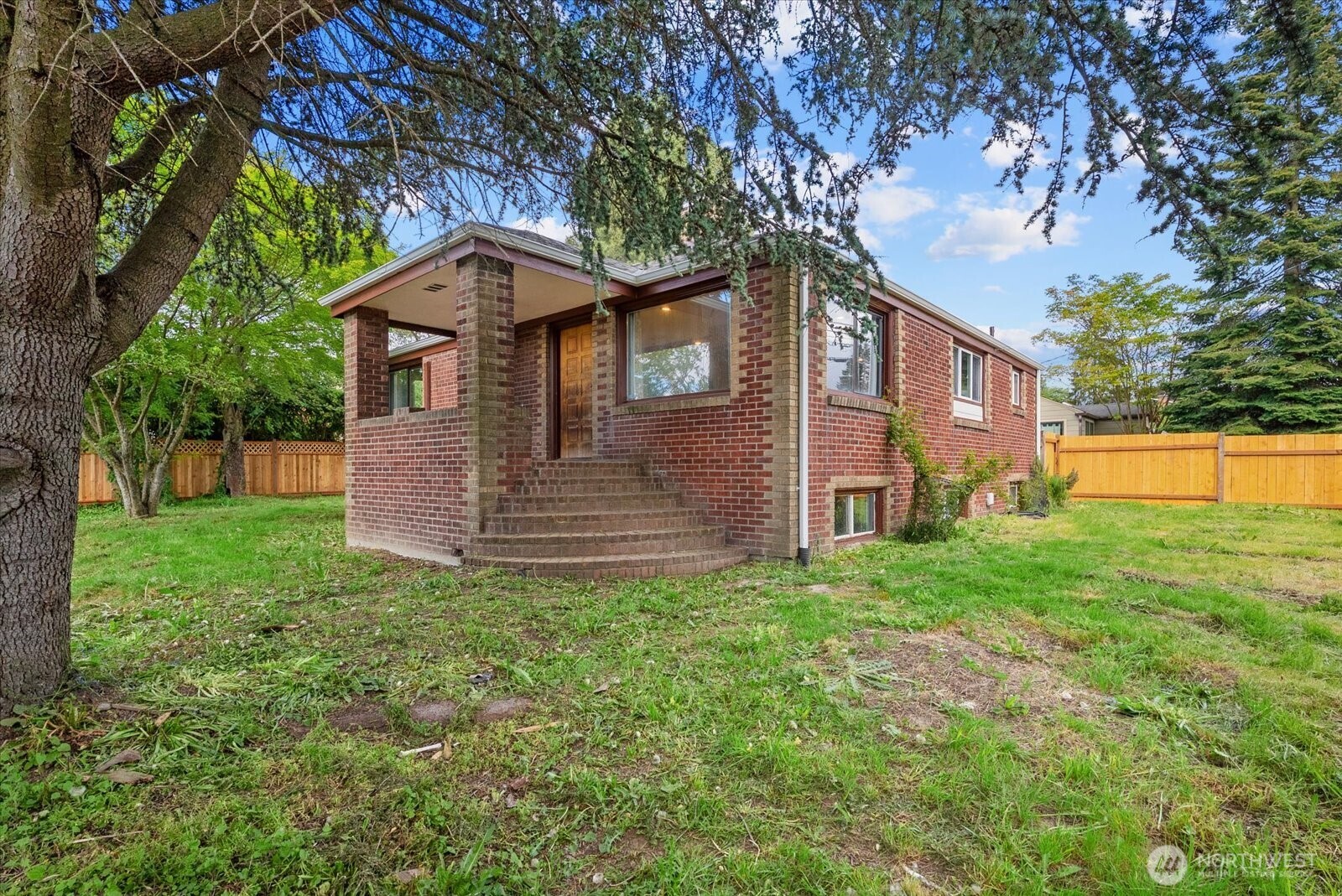 8724 16th Avenue SW, Seattle, WA 98106