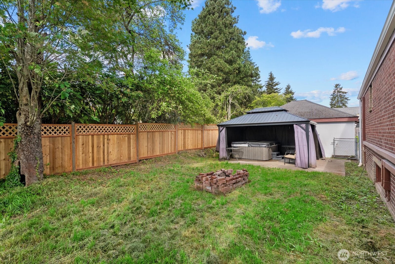 8724 16th Avenue SW, Seattle, WA 98106