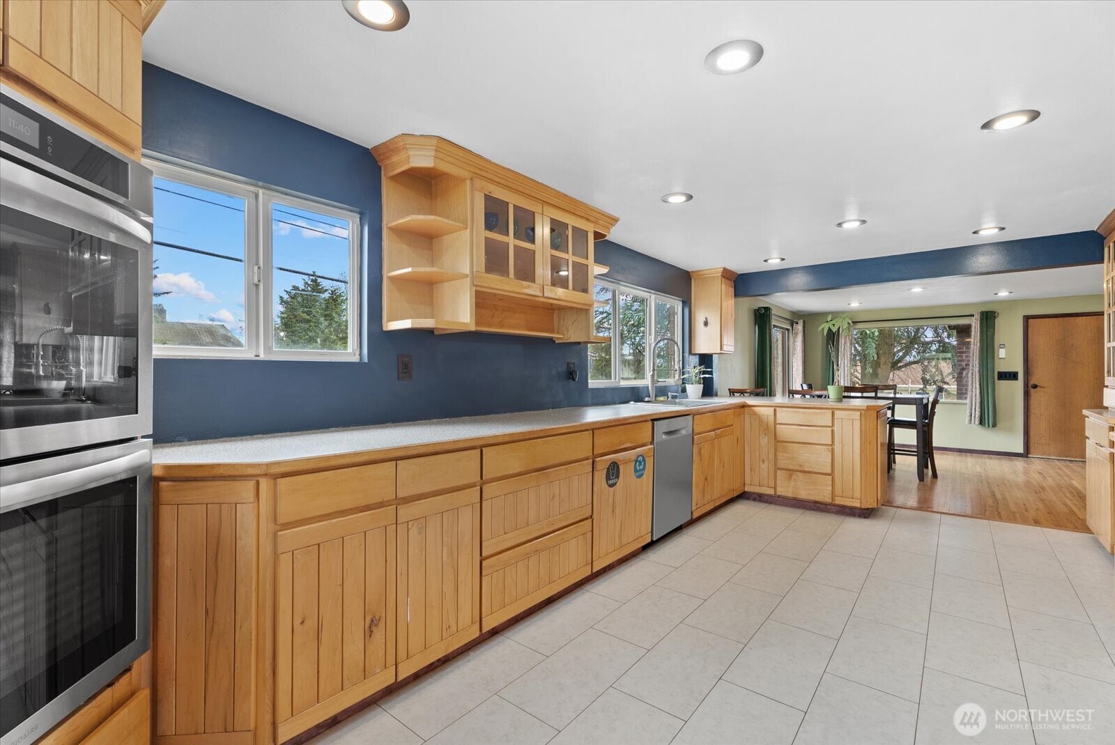 8724 16th Avenue SW, Seattle, WA 98106