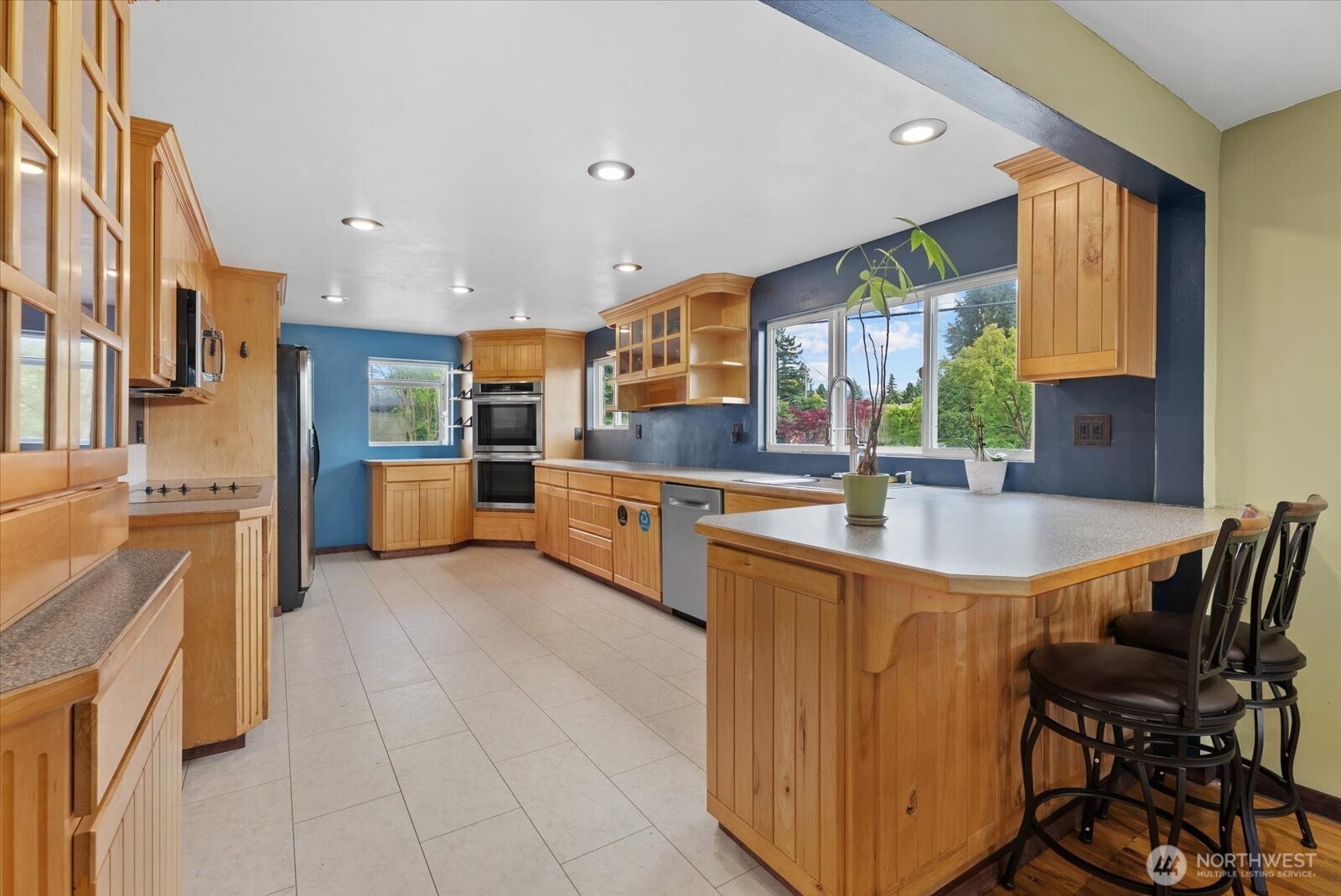8724 16th Avenue SW, Seattle, WA 98106