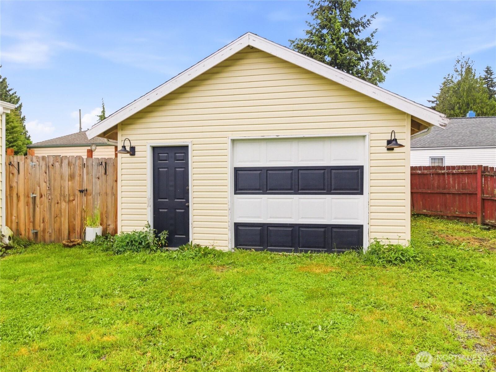 219 South Lane , Tacoma, WA 98404