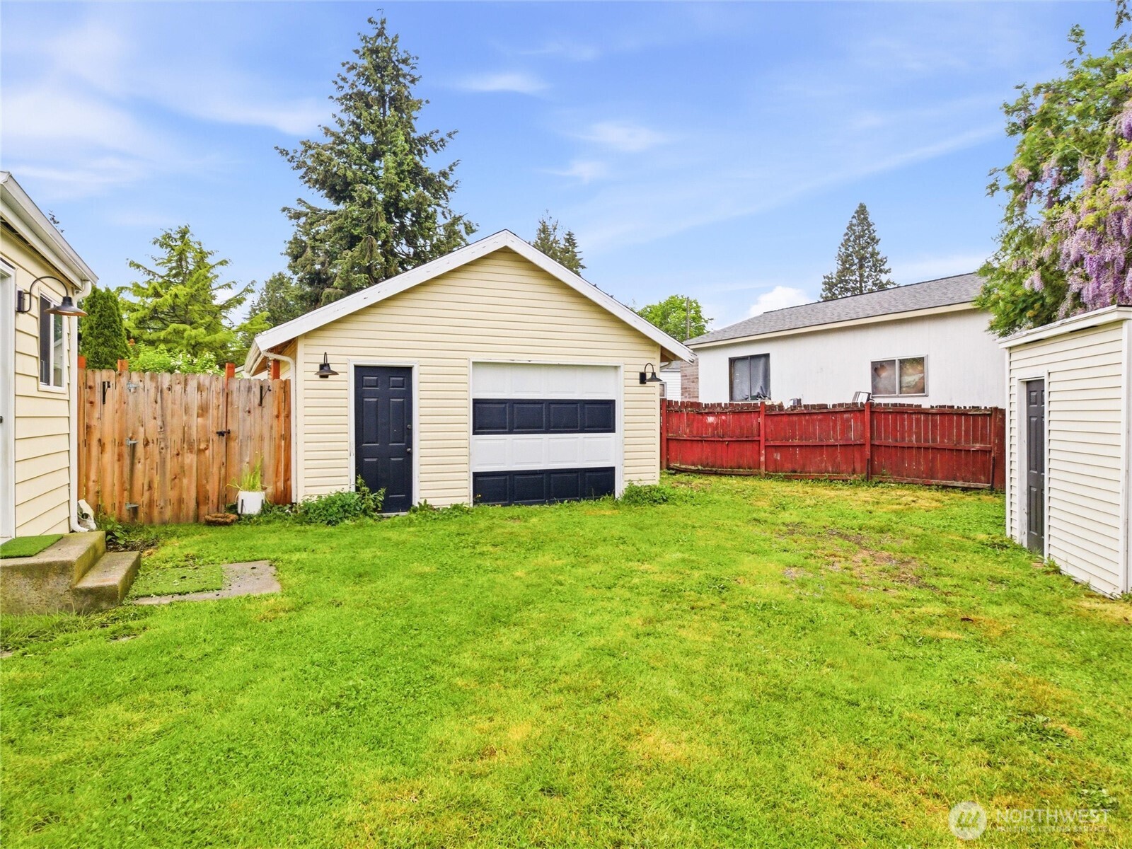 219 South Lane , Tacoma, WA 98404