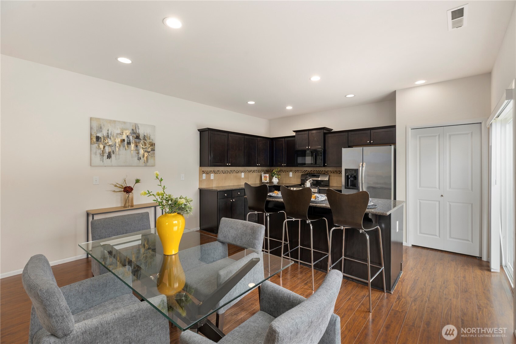3053 EAGLE Loop NE, Lacey, WA 98516
