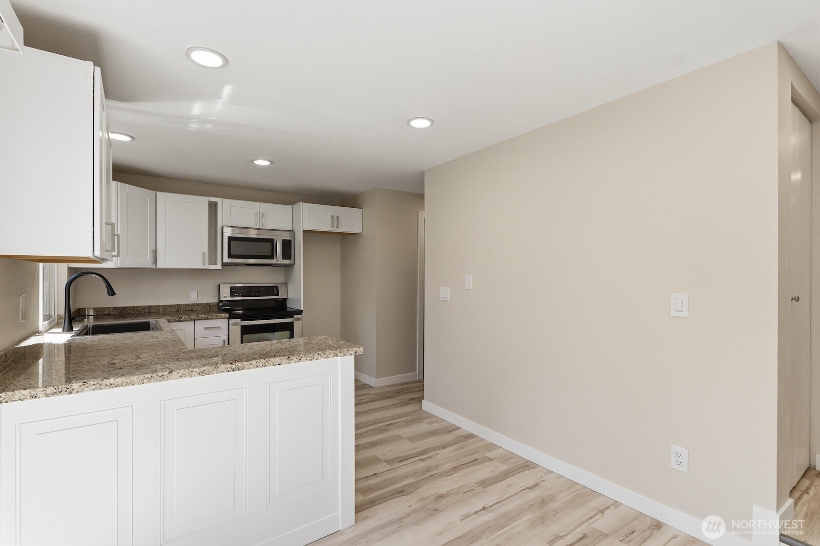 5311 188th Street SW #C-10, Lynnwood, WA 98037