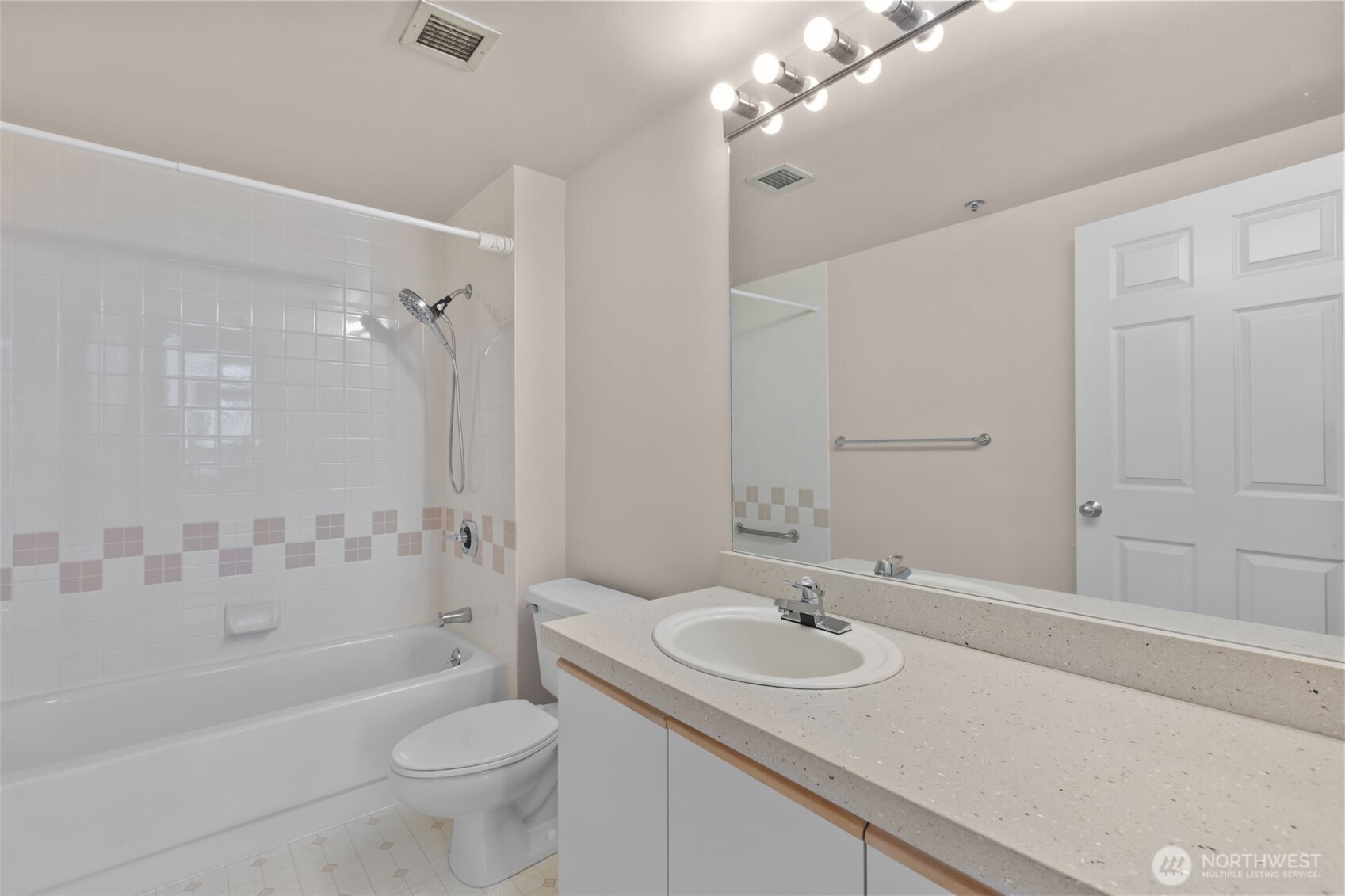 2600 2nd Avenue #503, Seattle, WA 98121