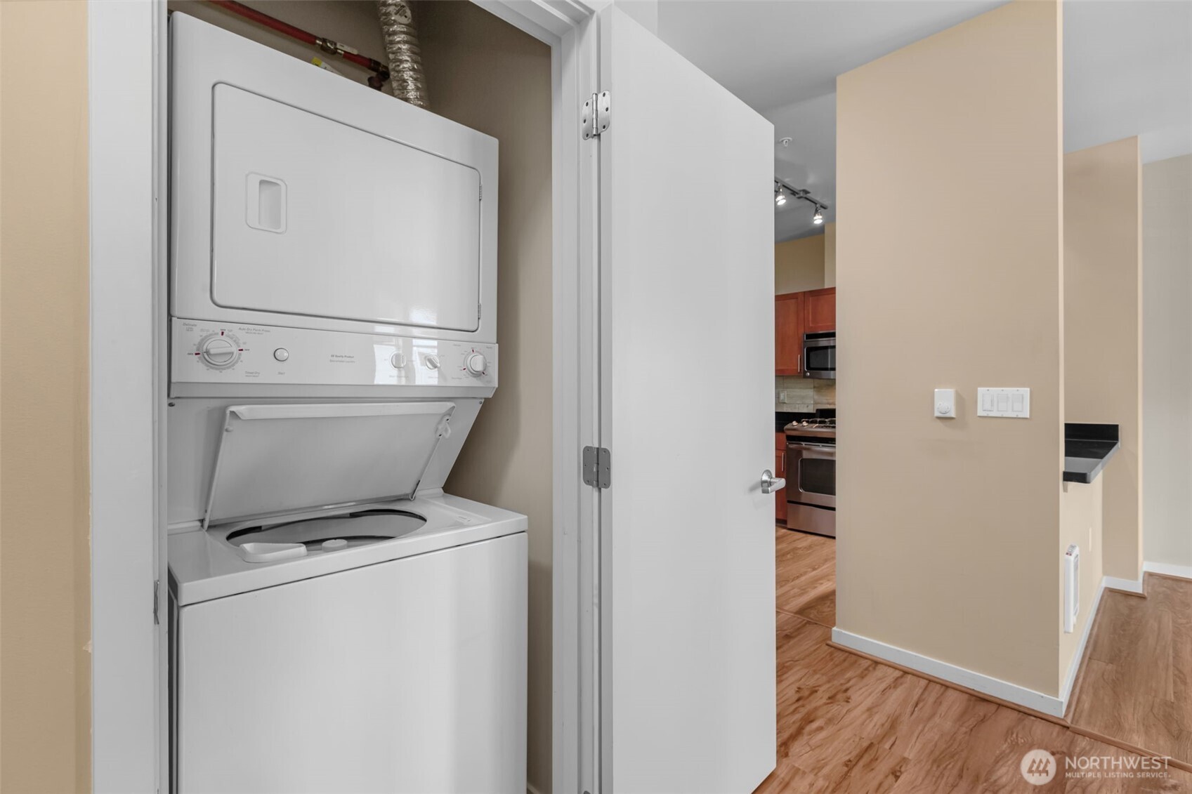 15100 6th Avenue SW #518, Burien, WA 98166