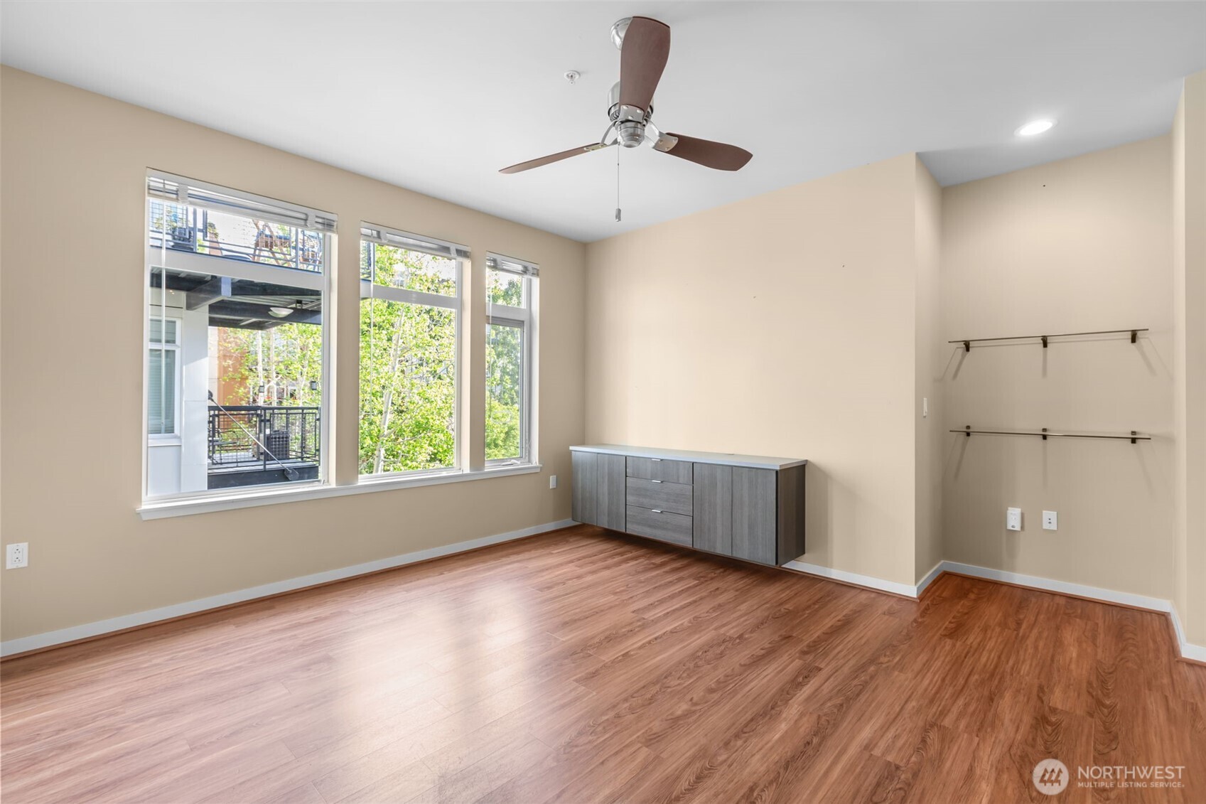15100 6th Avenue SW #518, Burien, WA 98166